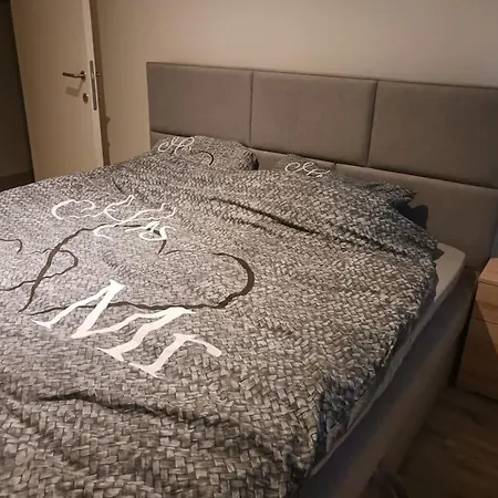 Deer Vlakbij Zee En Gratis P Apartament